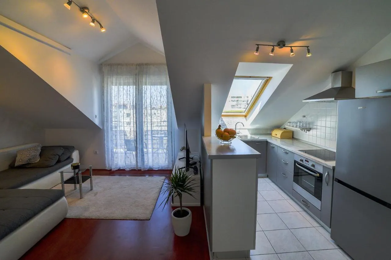 Apartment Ivan With Garage Place Split